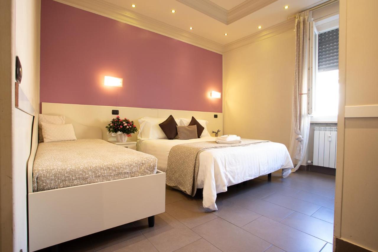 Il Piccolo Piacenza Hotel Bagian luar foto