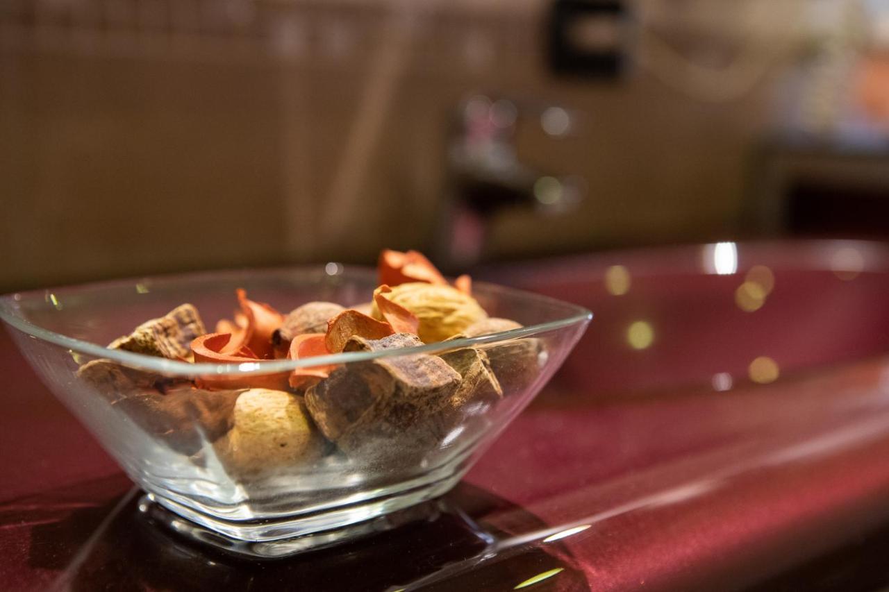 Il Piccolo Piacenza Hotel Bagian luar foto