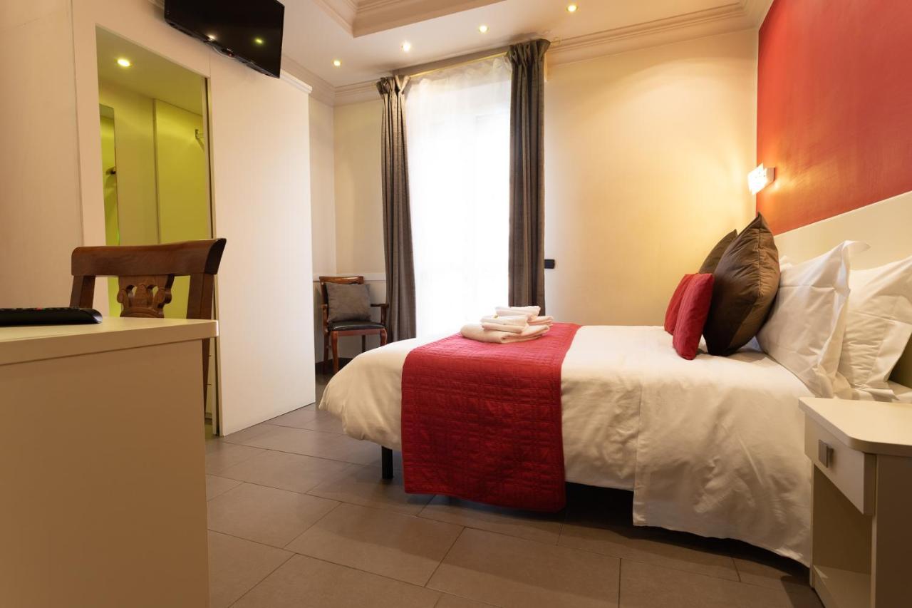 Il Piccolo Piacenza Hotel Bagian luar foto