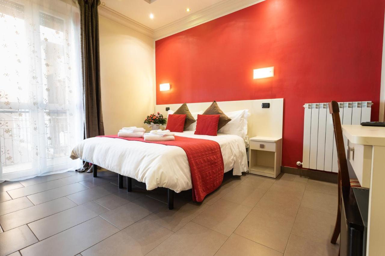 Il Piccolo Piacenza Hotel Bagian luar foto