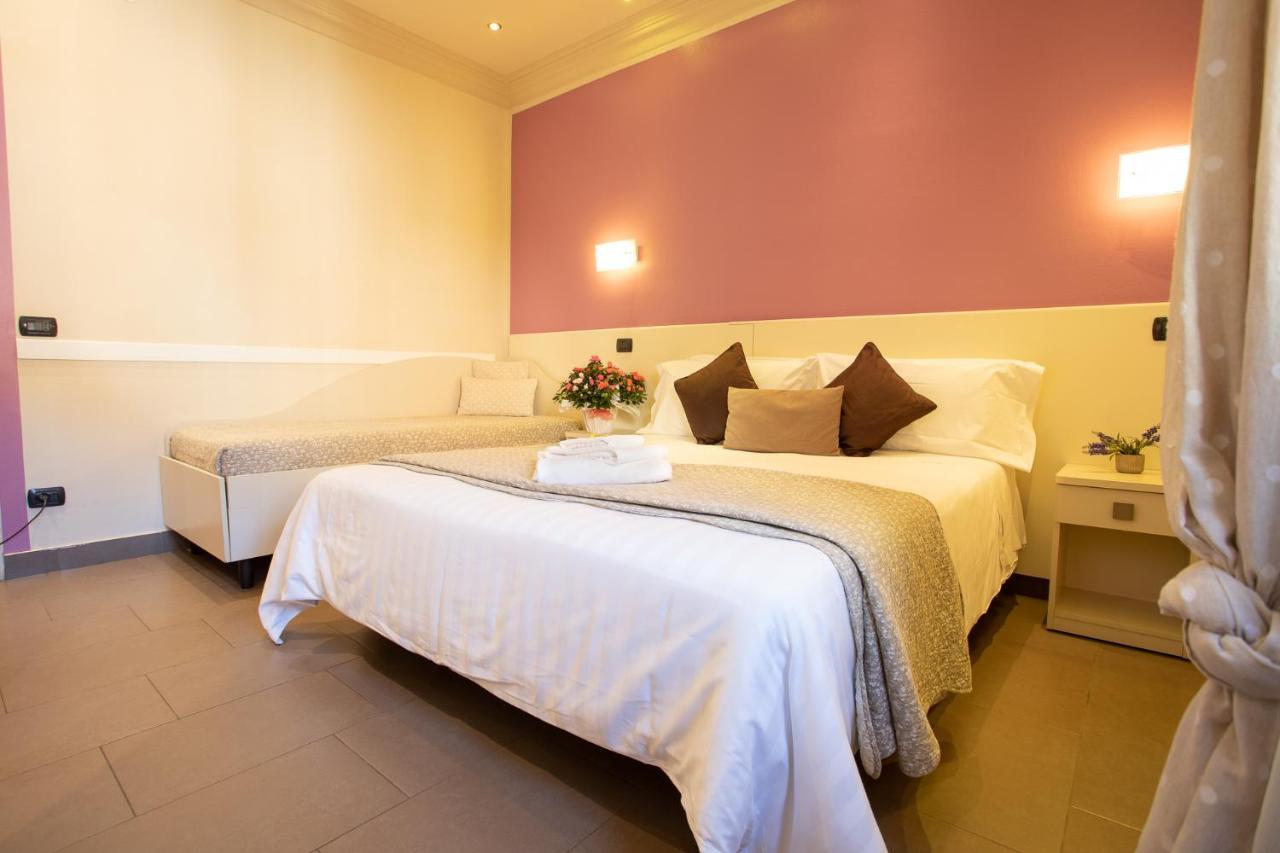 Il Piccolo Piacenza Hotel Bagian luar foto