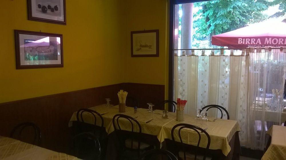 Il Piccolo Piacenza Hotel Bagian luar foto