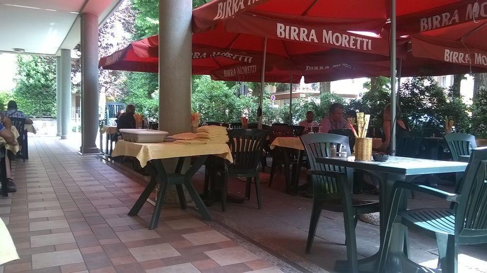 Il Piccolo Piacenza Hotel Bagian luar foto