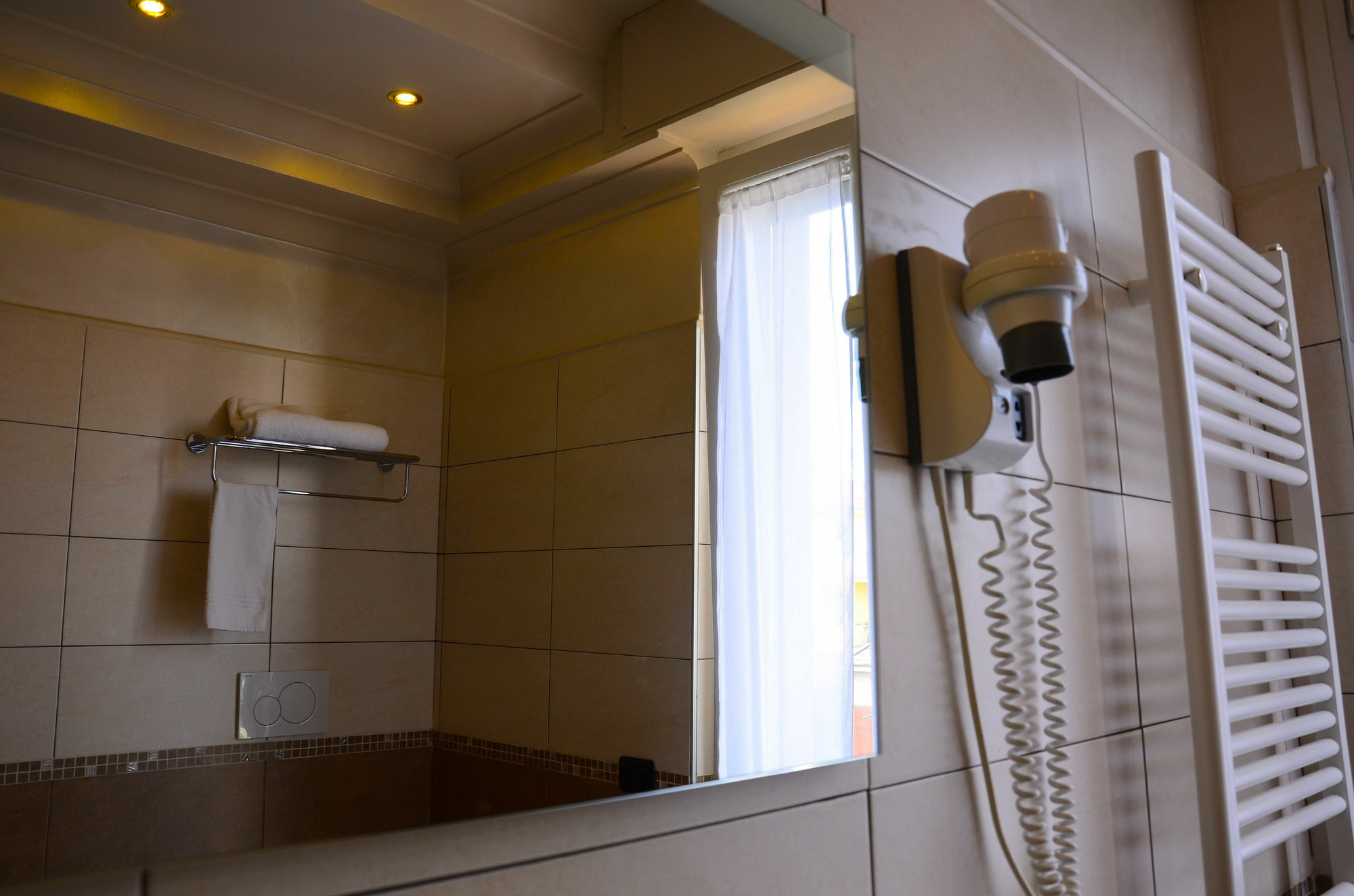 Il Piccolo Piacenza Hotel Bagian luar foto