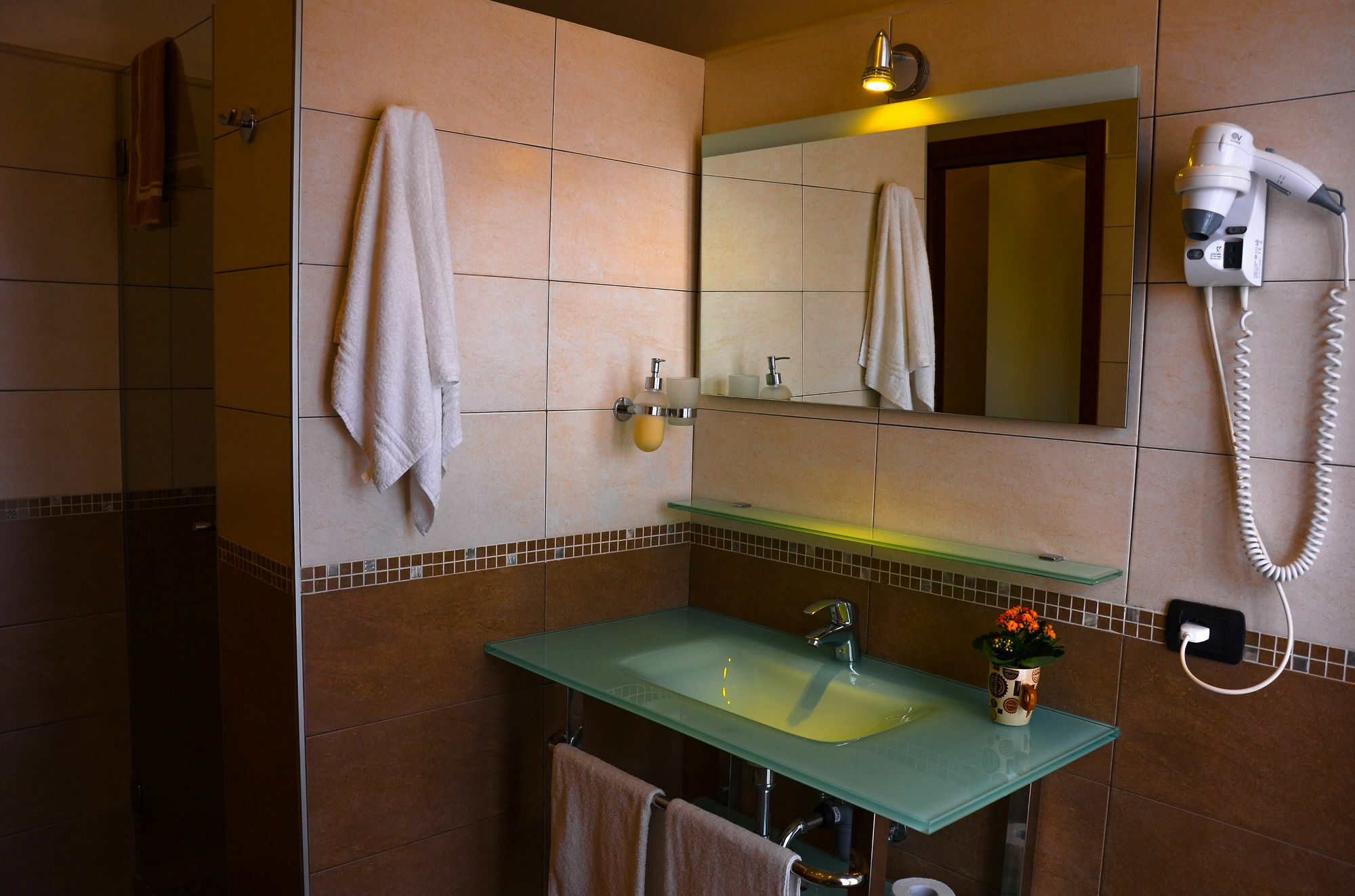 Il Piccolo Piacenza Hotel Bagian luar foto