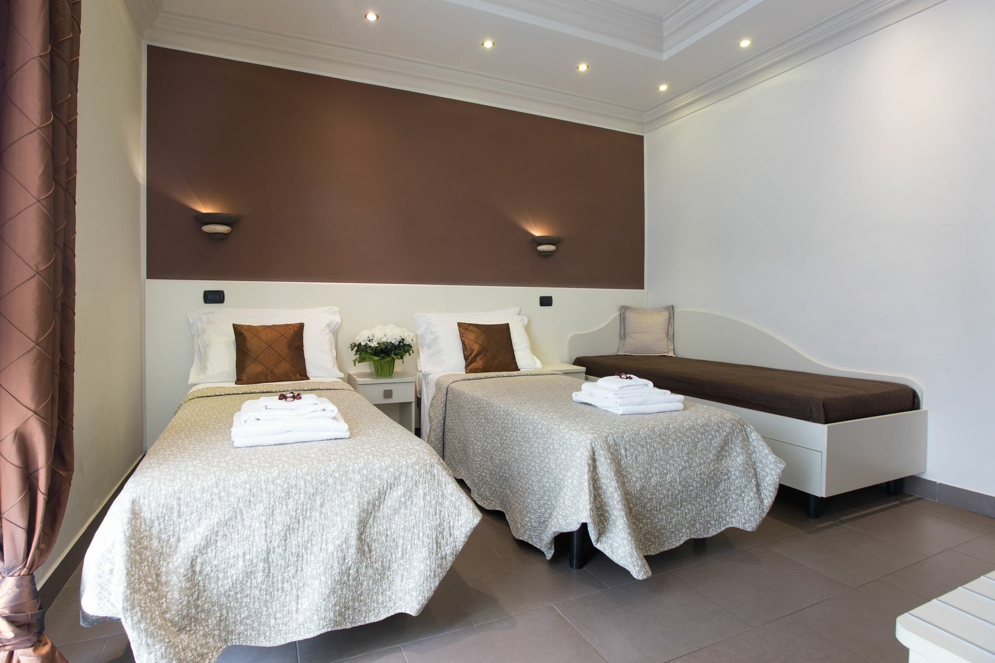 Il Piccolo Piacenza Hotel Bagian luar foto